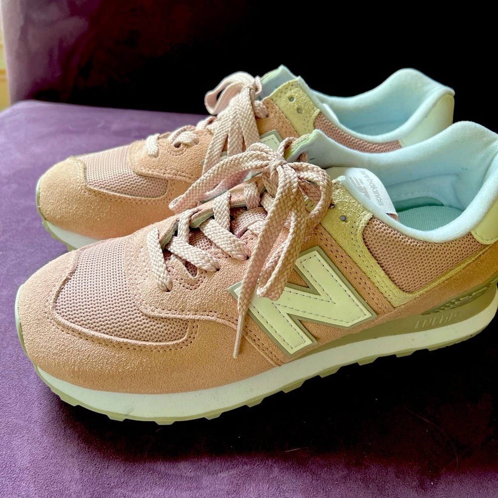 NIB New Balance style 574 sneakers